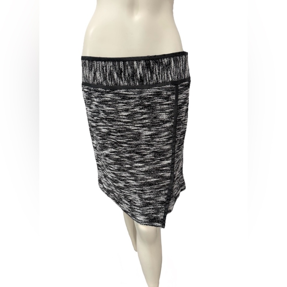 White House Black Market Tweed Skirt Size 8 Asymmetrical Faux Leather Trim